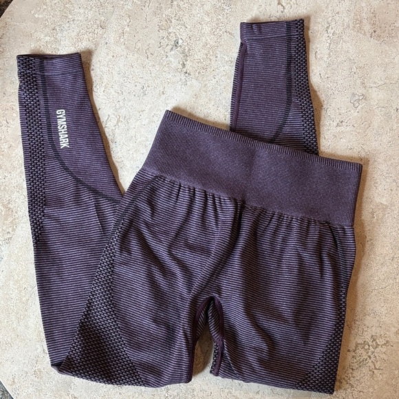 Gymshark size Medium Dark Purple Leggings - Picture 1 of 4